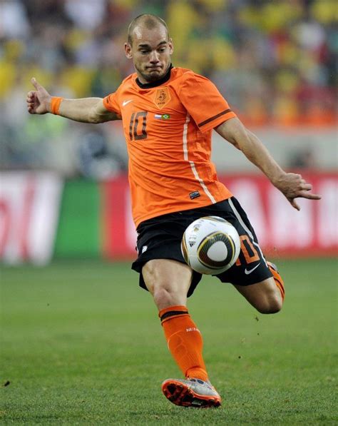 wesley sneijder football.